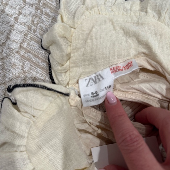 Zara Cream Ruffled Top - Picture 5 of 6